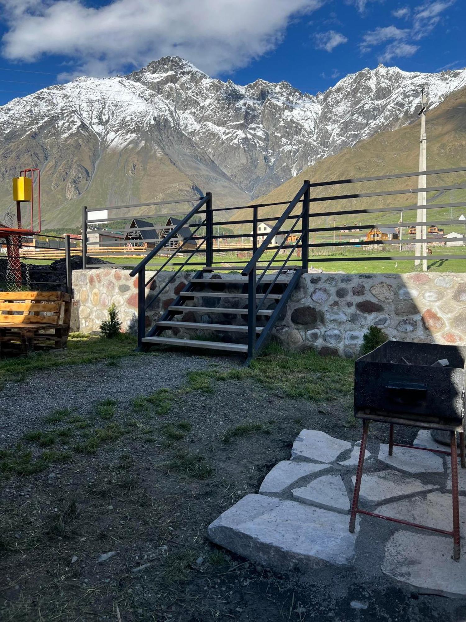 Savalley Kazbegi Екстериор снимка