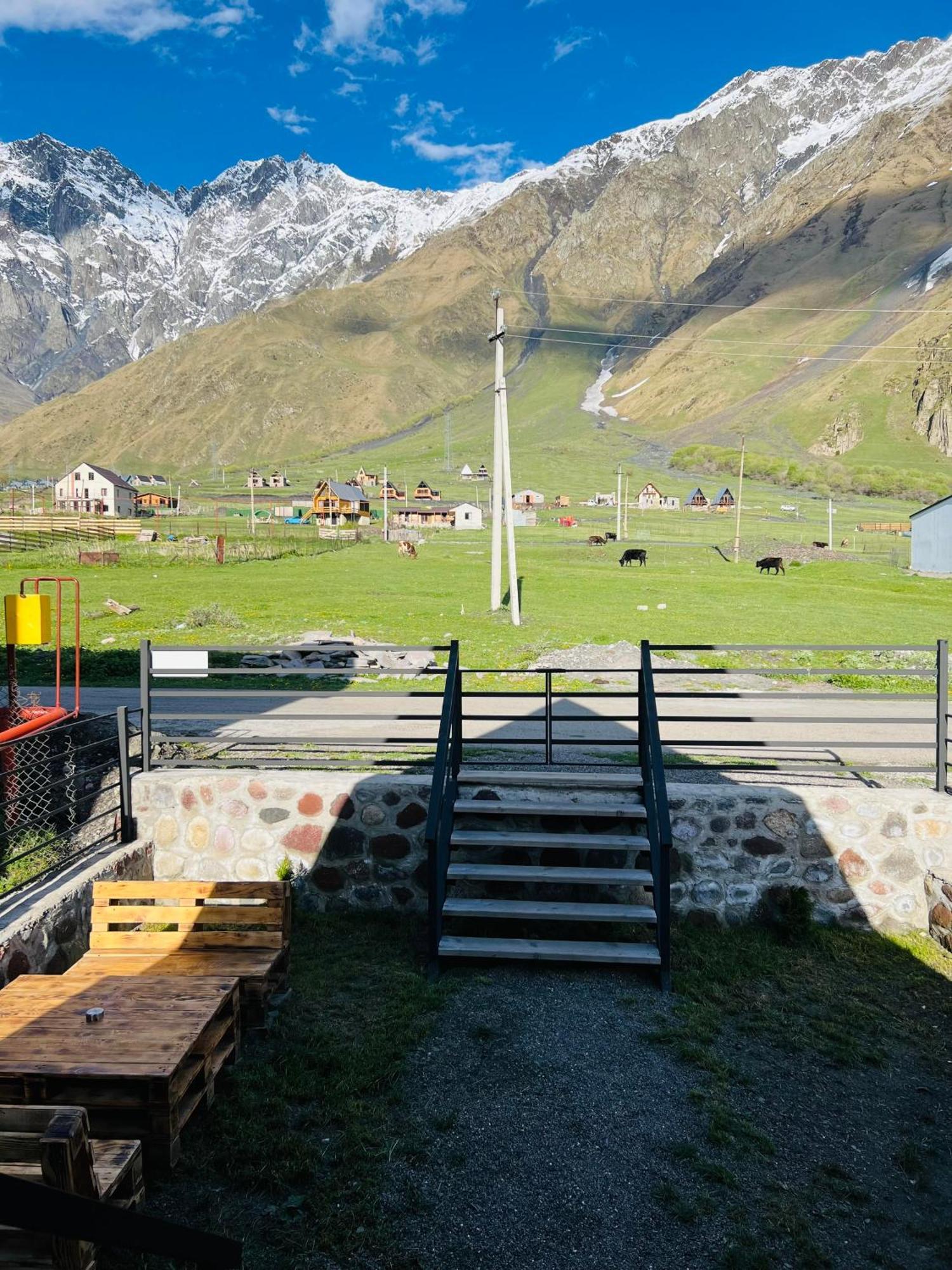 Savalley Kazbegi Екстериор снимка